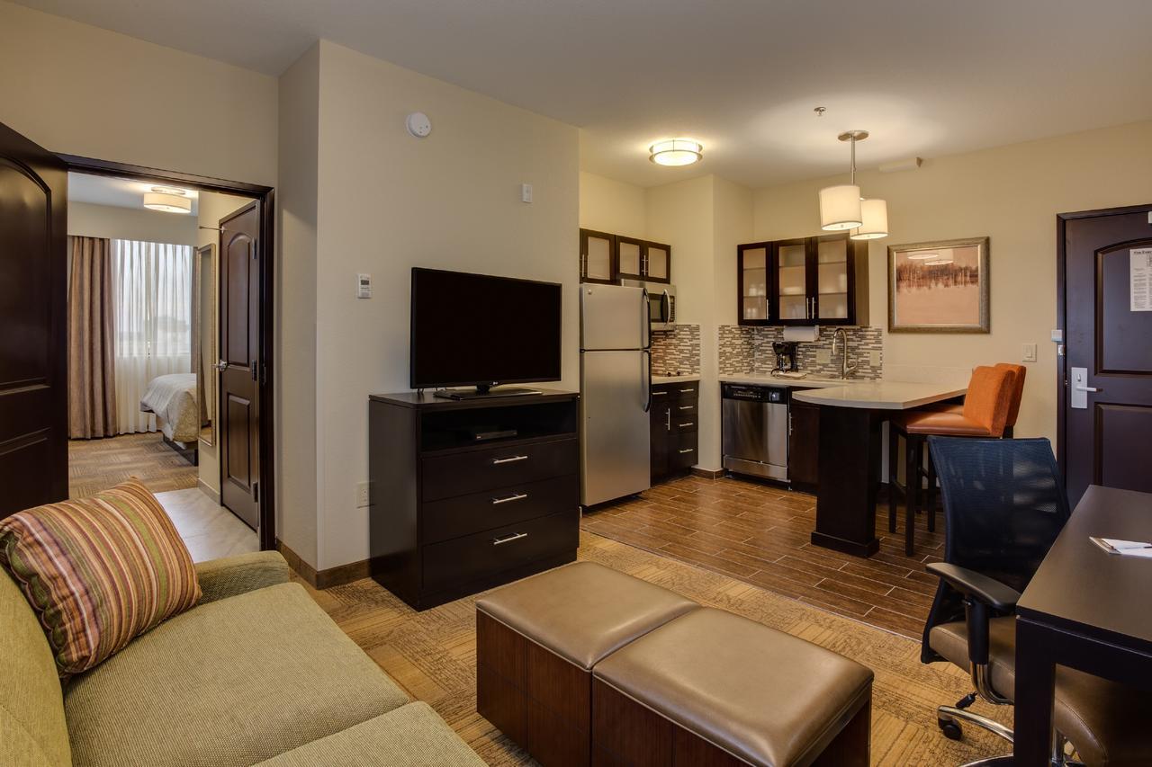Staybridge Suites Houston East - Baytown By Ihg Bagian luar foto