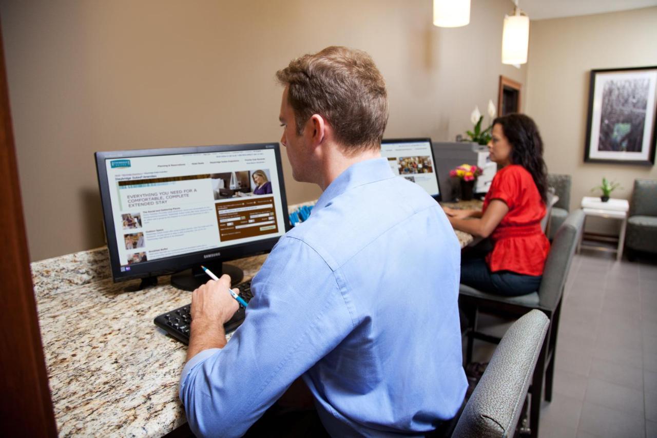 Staybridge Suites Houston East - Baytown By Ihg Bagian luar foto